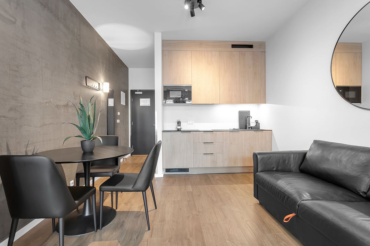 signature studio | 1 bedroom, blackout curtains, iron/ironing board, free cots/infant beds