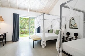 4 Schlafzimmer, Zimmersafe, Schreibtisch, Bügeleisen/Bügelbrett