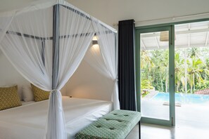4 bedrooms, in-room safe, desk, iron/ironing board
