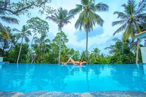 Outdoor pool - Private villa in quiet area, ideal for family and friends (Unawatuna)