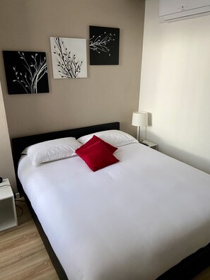 1 chambre, fer et planche à repasser, lit parapluie, Wi-Fi gratuit