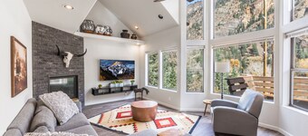 Tranquil Mountain Retreat | Deck with Views | Walk to Downtown Ouray
