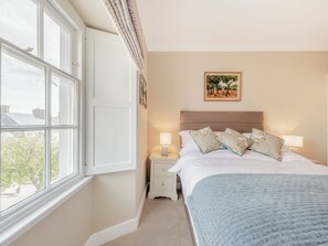 7 bedrooms, free WiFi, bed sheets