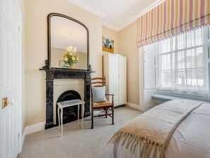 7 bedrooms, free WiFi, bed sheets