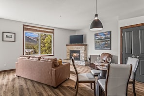 TV, fireplace - 180° Mountain Views | Two Hot Tubs | New Design (Canmore)