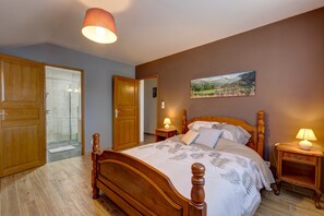 3 makuuhuonetta, ilmainen Wi-Fi, vuodevaatteet