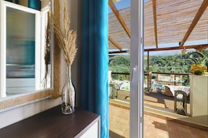 Interior - Villa Fisi and Wellness with Private Pool, Jacuzzi, Sauna and Outdoor Gym (Apladiana, Rethymno)