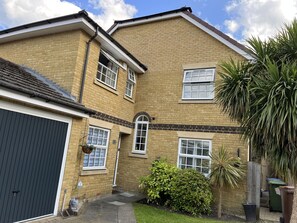 Front of property - SleepNeat (Ascot)