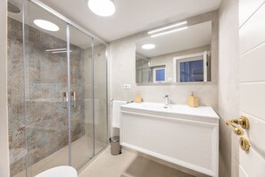 Exclusive Apartment | Bathroom - Corte Tiso (Lecce)