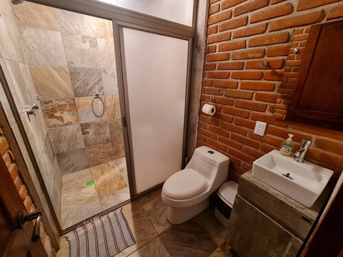 ENJOY YOUR STAY IN THIS EXCELLENT CABIN