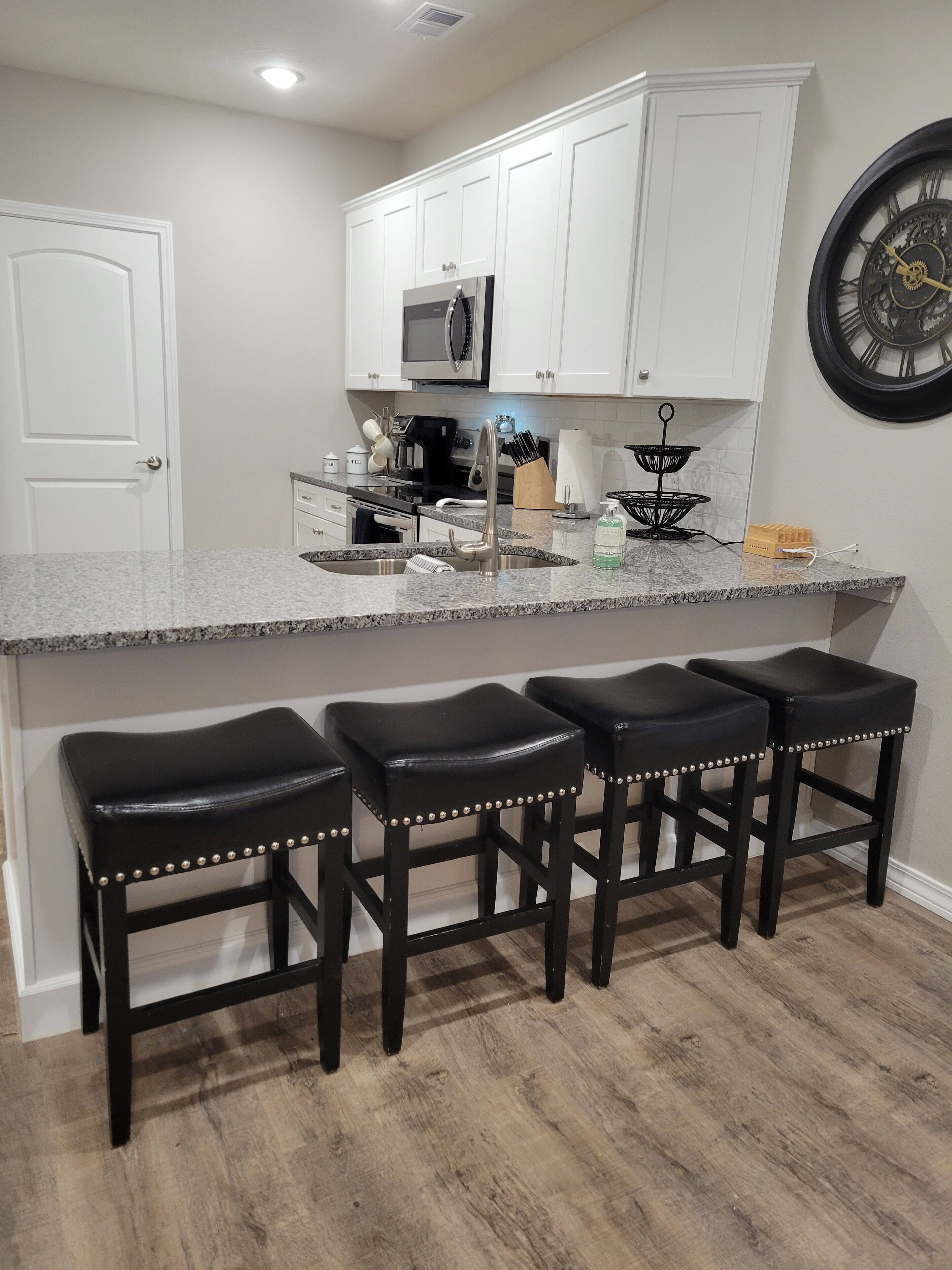 Réfrigérateur, micro-ondes, four, lave-vaisselle