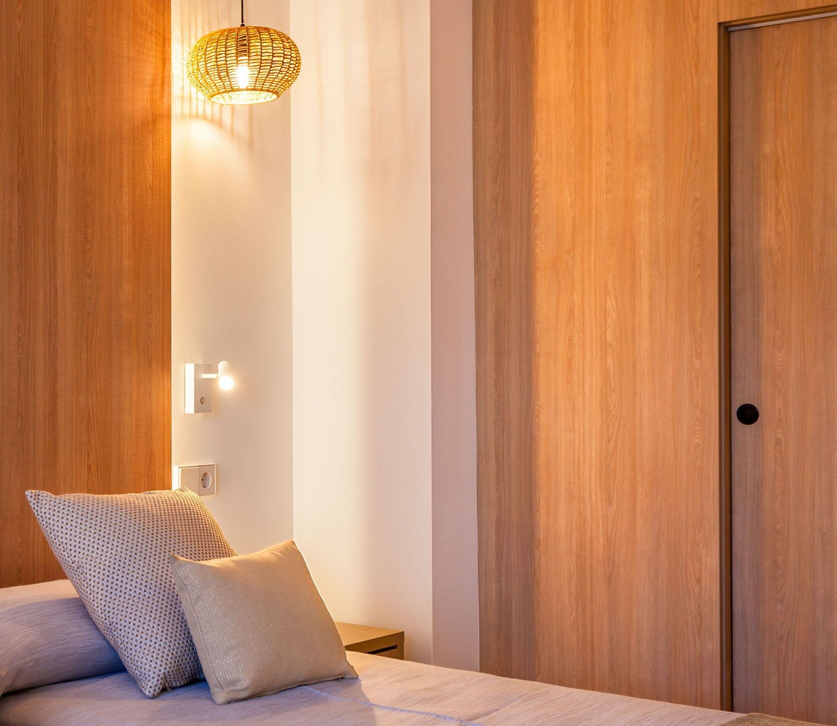 Skrivbord, mörkläggningsgardiner, gratis wi-fi och sängkläder