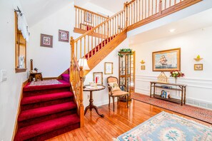 Interior - Dog-friendly, lake view home with three season room, fireplace, video projector (Arcadia)