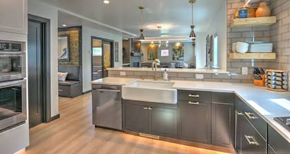 Cozy Mountain Retreat! Golf, Fish,Hot Tub, Pet Friendly, 30 miles to Aspen!