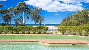 Pool - Ocean View Fathoms 17 - A hop, skip and a jump to the beach! (Mollymook Beach)