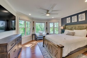 3 bedrooms, travel crib, WiFi, bed sheets