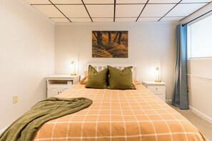 2 bedrooms, iron/ironing board, travel cot, free WiFi