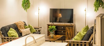 Lovely, Two Bedroom Apartment with tons of space