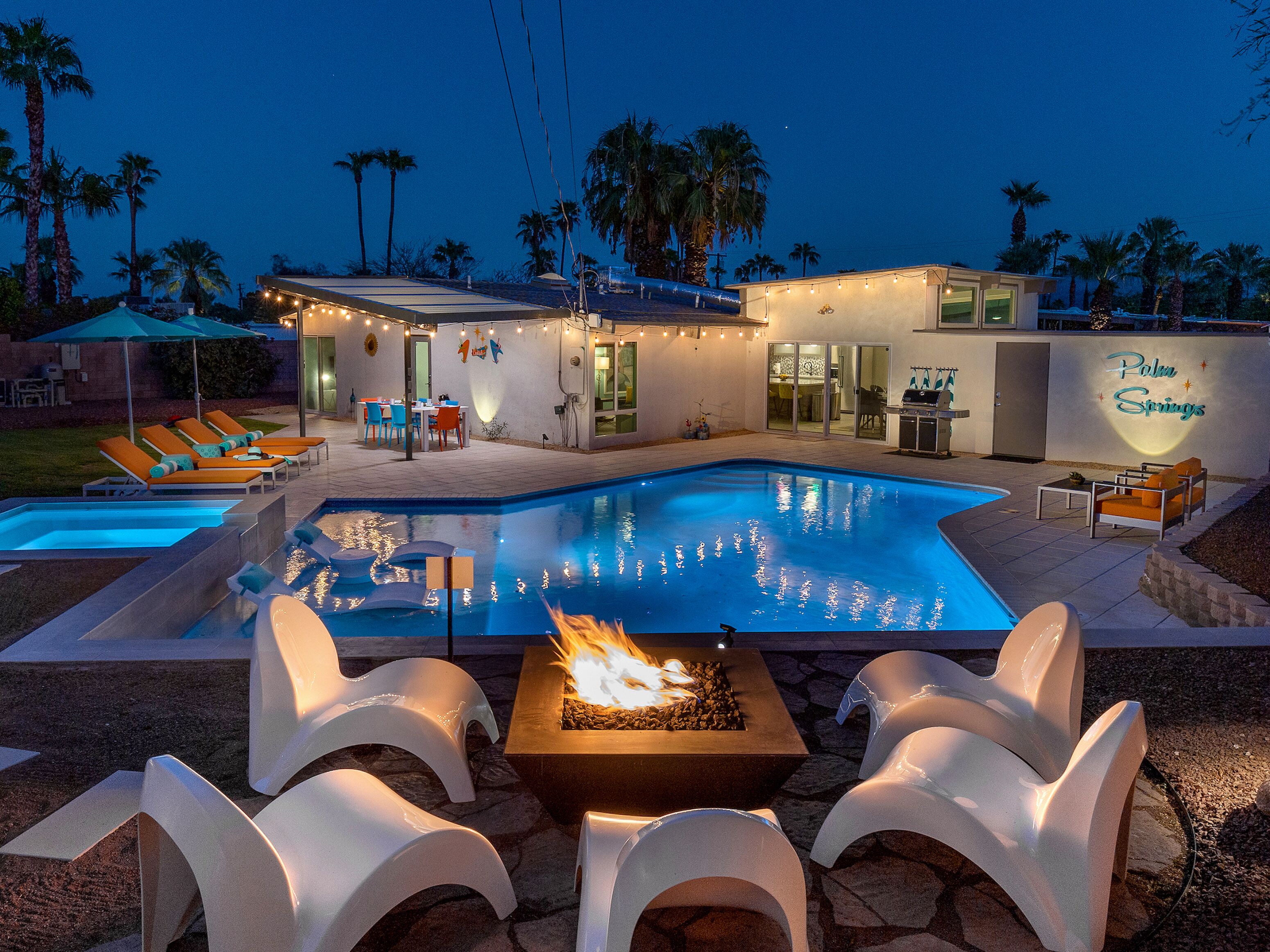 FunDip - Completely renovated midcentury vacation home. Saltwater pool and spa.