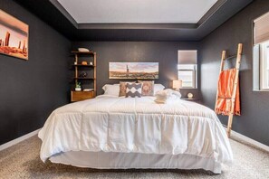4 habitaciones, tabla de planchar con plancha, cuna de viaje y wifi 