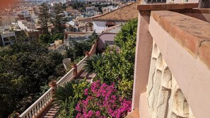 Tweepersoonskamer | Uitzicht vanaf balkon