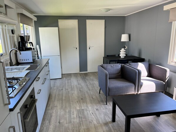 Alpehytte – basic | Oppholdsområde