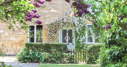 3 bedroom accommodation in Willsersey, near Broadway