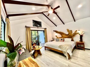 1 bedroom, WiFi - Romantic Bungalow nestle in the jungle- 5mints from Manuel Antonio National Park (Quepos)