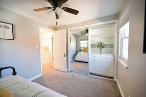 3 bedrooms, desk, iron/ironing board, travel crib