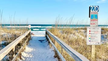 Beach nearby, sun loungers, beach towels