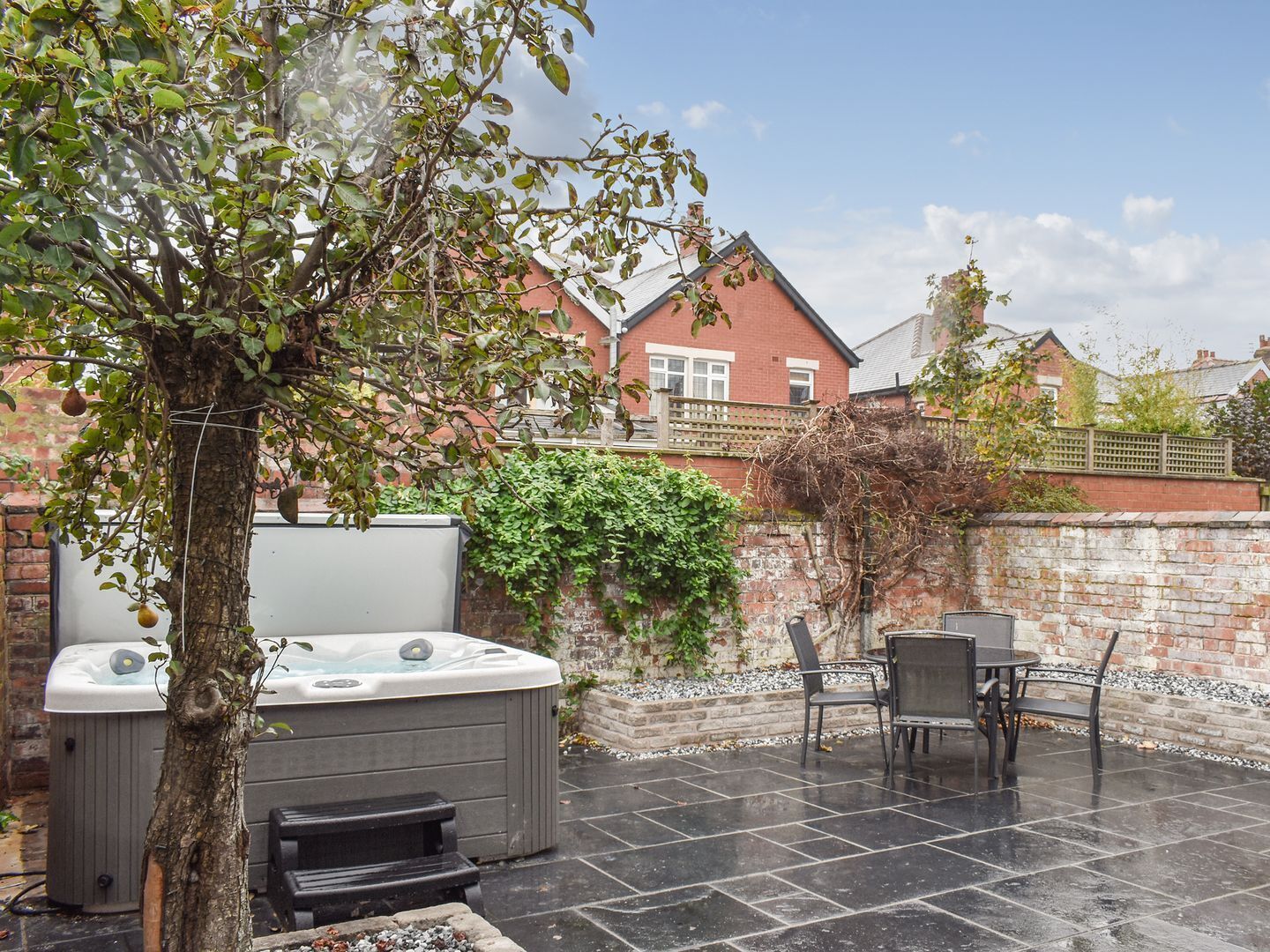 4 bedroom accommodation in Blackpool