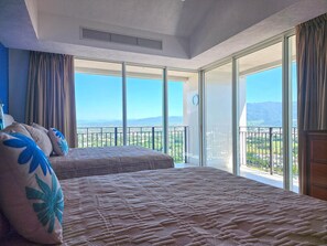 4 bedrooms, free WiFi, bed sheets - Beachfront & stunning views ! (Puerto Vallarta)