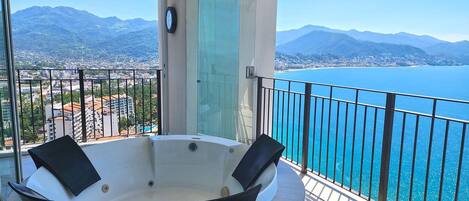 مغطس سبا خارجي