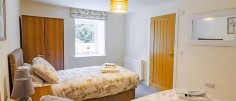 3 habitaciones, wifi gratis y ropa de cama