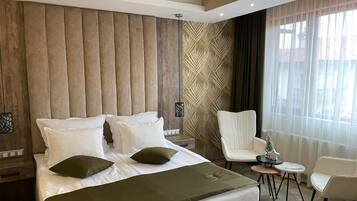 Soundproofing, iron/ironing board, free WiFi
