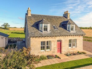 Exterior - 4 bedroom accommodation in Pencaitland, near Tranent (Pencaitland, near Tranent)