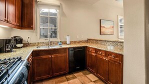 Coffee/tea maker, fridge, microwave, oven - Mountain Vista A | 1BR Legacy Villa (La Quinta)
