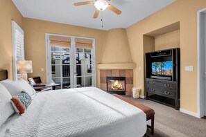 1 bedroom, desk, iron/ironing board, WiFi