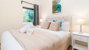 3 bedrooms, iron/ironing board, travel crib, free WiFi