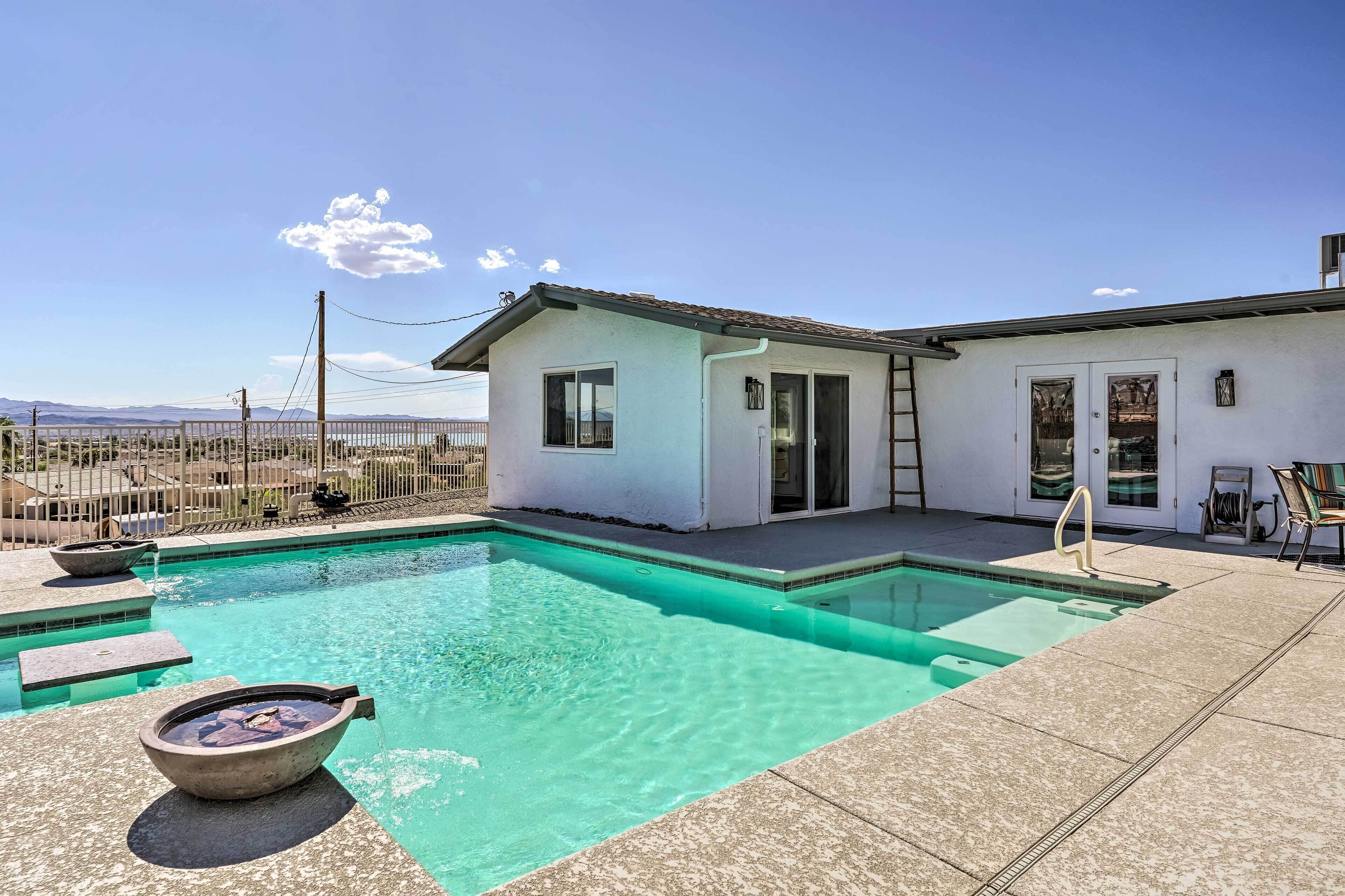 Sunny Lake Havasu City Abode w/ Pool & Grill!