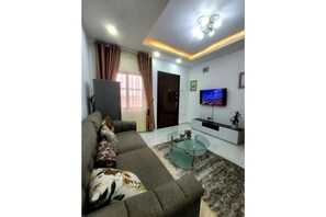 TV - Stylish Spacious 1 Bedroom Apartment (Greater Accra Region)