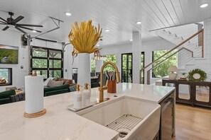 Interior - ☆ Luxury Escape ☆ 3 Story Cabin ☆ 3 Decks ☆ Hot Tub ☆ Game Room ☆ Playground (Broken Bow)