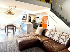 Smart TV, fireplace, table tennis, stereo - New Rustic Modern close to Ski,Beach,Restaurant’s (Incline Village)