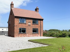 Exterior - Corner Farm - UK41369 (Carnaby, near Bridlington)