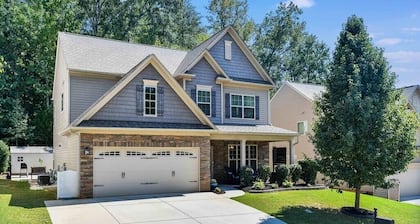 Relaxing Greer 6BR/11bed home near dtown & GSP