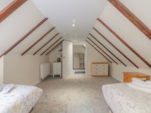 3 bedrooms, free WiFi, bed sheets