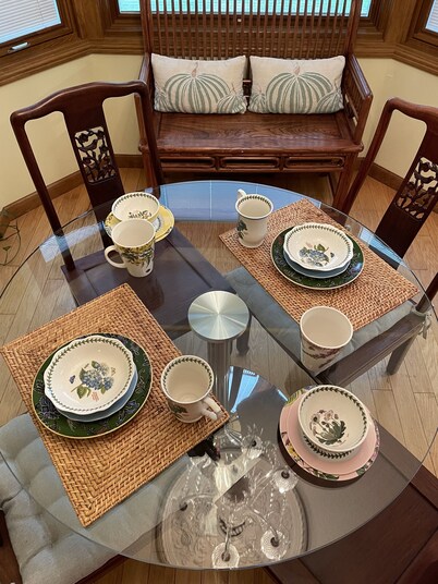 One King Size Bed, One Queen Size Bed, Two Twin Size Bed, Zen Garden Town house