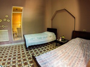 Traditional Room | 4 bedrooms, free WiFi