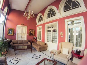 Living area - Hotel Traboulsi (Zahlé)