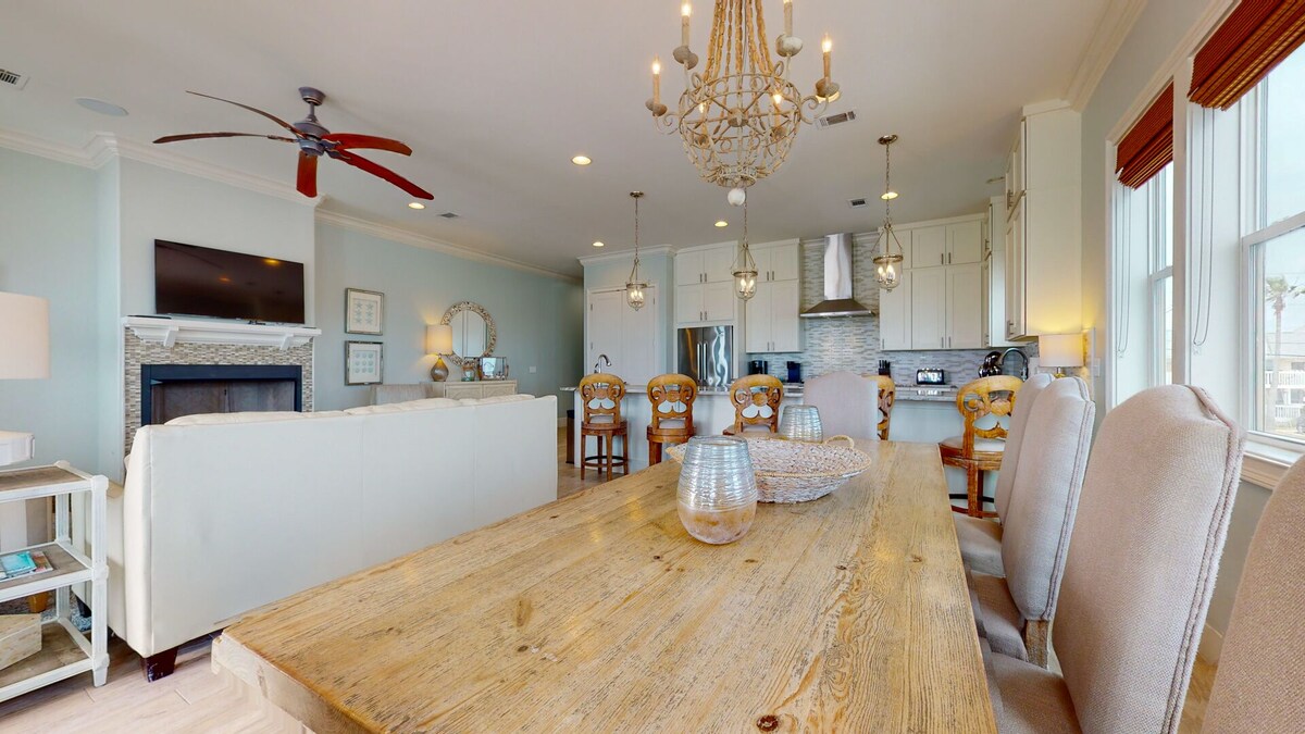 Photo 7 of La Mer - Spectacular Beachfront Luxury Home with Pool and Beach Service!